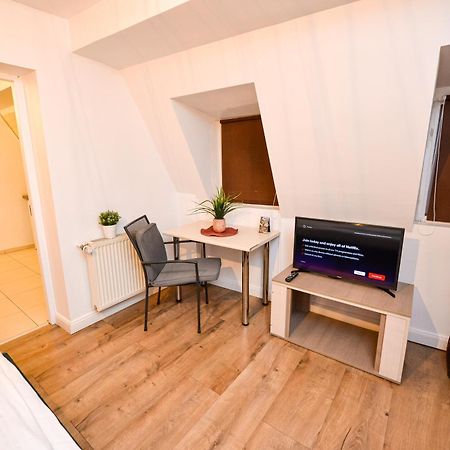The Lincoln Suites - Central Shabbat Friendly Apartments Bükreş Dış mekan fotoğraf