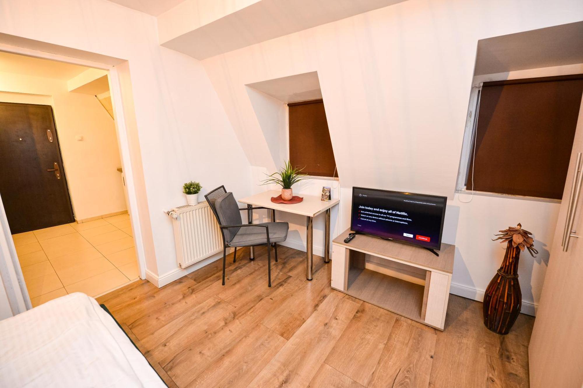 The Lincoln Suites - Central Shabbat Friendly Apartments Bükreş Dış mekan fotoğraf